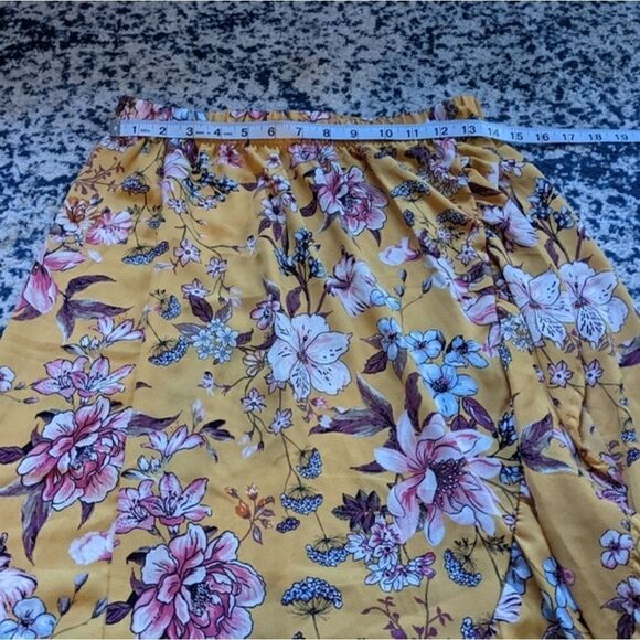 Live To Be Spoiled hi-low skirt. Yellow with flowers med - Picture 6 of 14